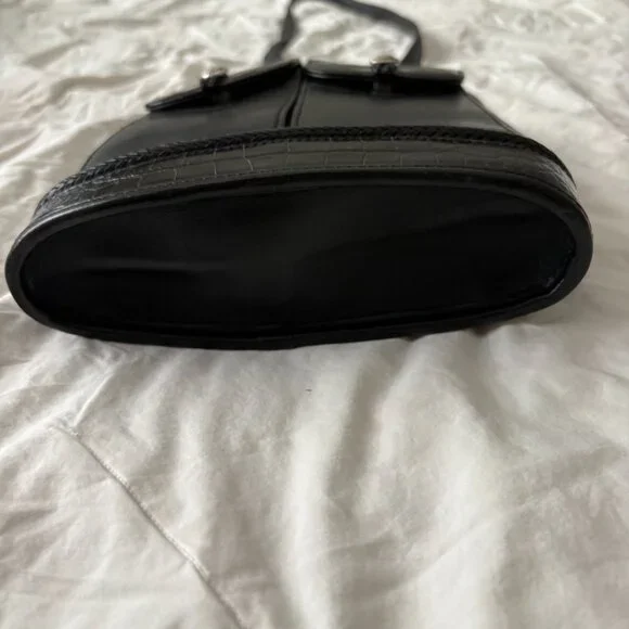 One World By Brighton Shoulder Bag Black Crossbody Croc Embossed Trim - Picture 6 of 12